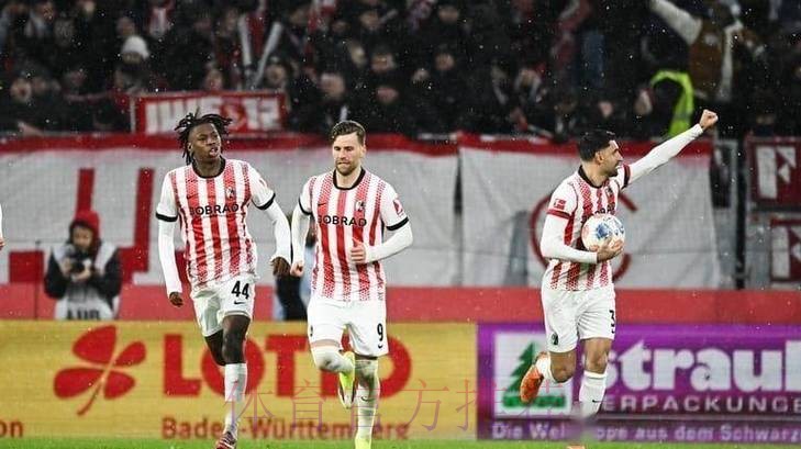 德天空:皇马关注药厂前锋科法内 预计超5000万欧 德天空:皇马关注药厂前锋科法内 预计超5000万欧