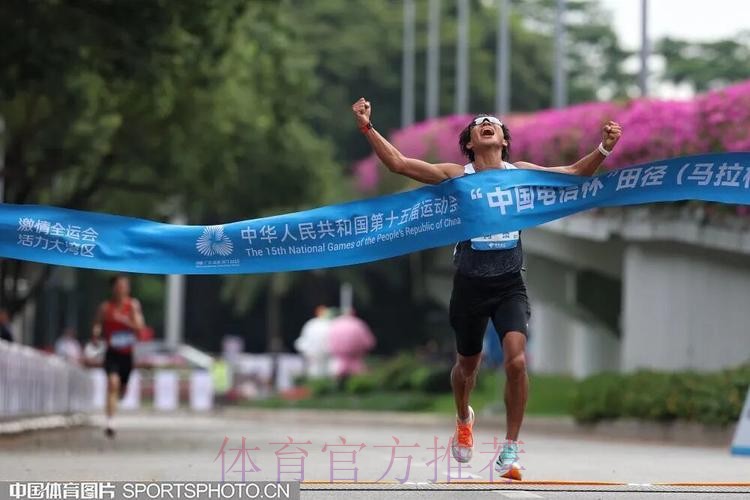 一线连双城的十一个小时——全运会历史上首次跨境马拉松赛直击